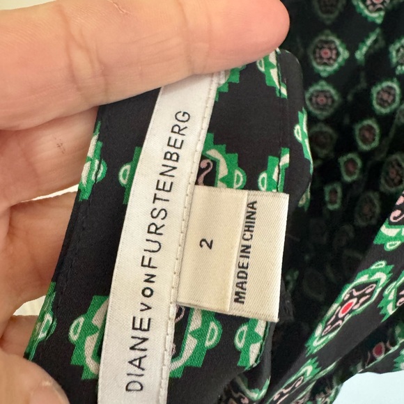 Diane Von Furstenberg Ireland green printed jumpsuit size 2 - Picture 9 of 14